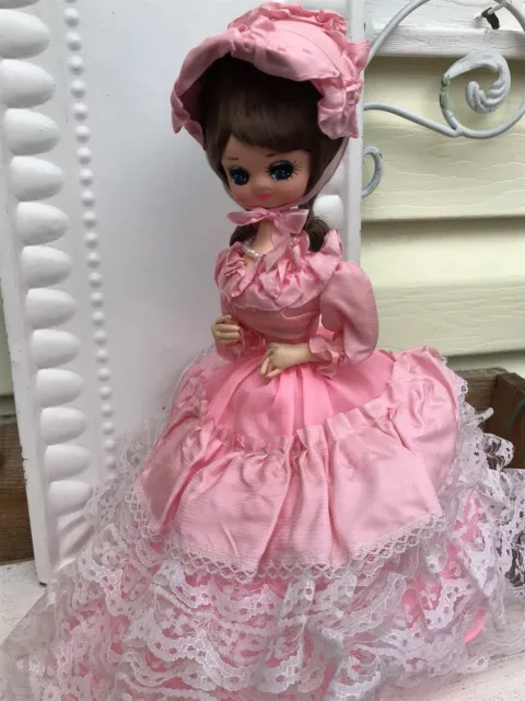 VTG MCM 70s Collector Big Eye Doll Bradley Pink Dress Lace Belle Mod Figurine