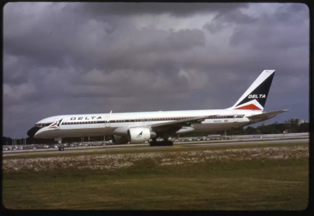 35 mm AIRCRAFT SLIDE N601DL Delta Air Lines Boeing 757 DATED 1991 #6524