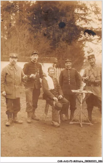 CAR-AASP3-0256 - MILITAIRE - CARTE PHOTO - cinq militaires réunis