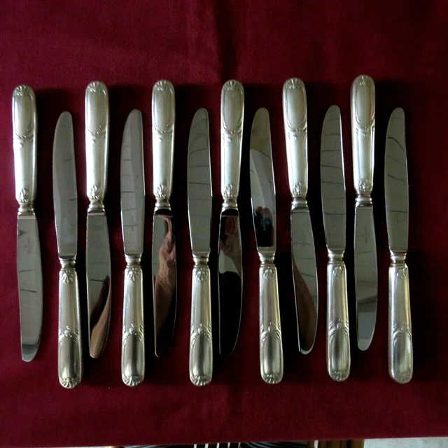 12 couteaux de table en métal argenté ravinet denfert modèle louis xv régence