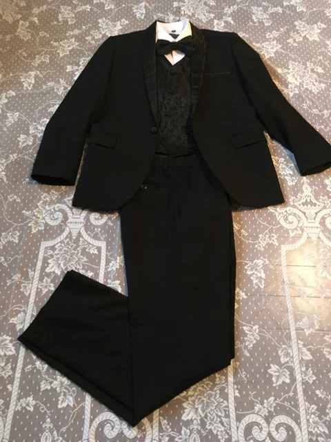 Kid's World Of USA Suit Size 14 USED