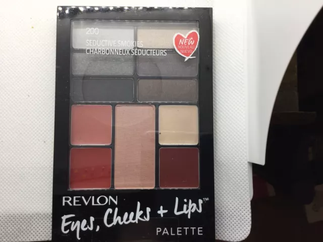 Revlon Eyes ,Cheeks + Lips Palette 200 Seductive Smokies