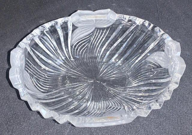 Vintage American Brilliant Cut Glass Small Oval Bowl Unique Pattern 7.5” X 5.5” 3