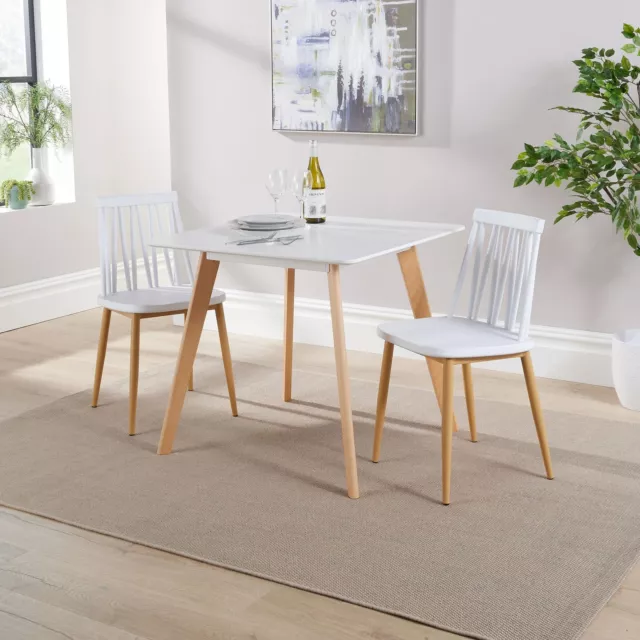 Set Tavolo da Pranzo 80cm Superiore Bianco Gambe in Legno 2 Sedie Cucina Geometriche Bianche