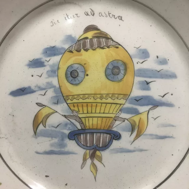 FAÏENCE ANCIENNE DE NEVERS Superbe ASSIETTE à décor de ballon montgolfière 18e? 2