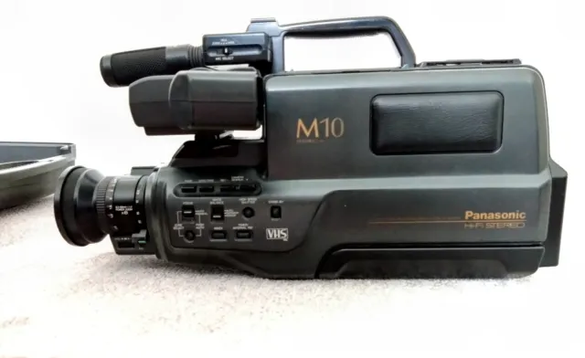 Videocamera VHS professionale vintage Panasonic M10