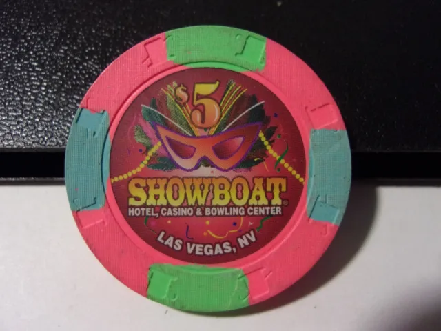 SHOWBOAT CASINO & BOWLING CENTER $5 hotel casino gaming poker chip - Las Vegas