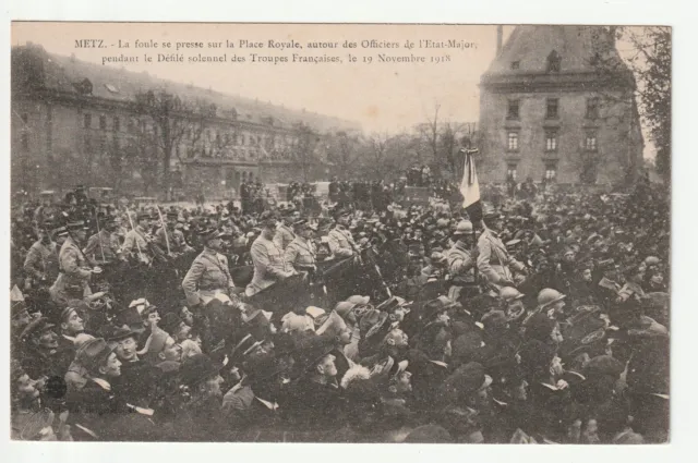 METZ  - Moselle - CPA 57 - Militaire - 1918 défilé solennel Officiers Etat Major