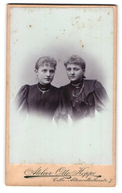 Fotografie Otto Hoppe, Celle, Altencellertorstrasse 7, Portrait zwei Damen in K