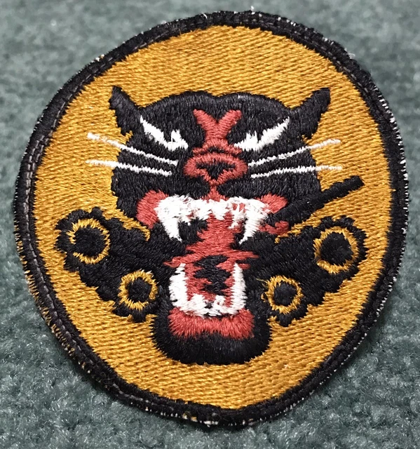 Post WWII German Made 4 Wheel Tank Destroyer SSI Sleeve Patch Post WWII German Made 4 Wheel Tank Destroyer SSI Sleeve Patch