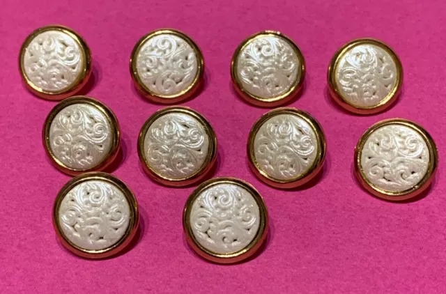 BOUTONS DE COLLECTION ANCIENS BLANC SUR MÉTAL DORÉ ET EPOXY 13 mm