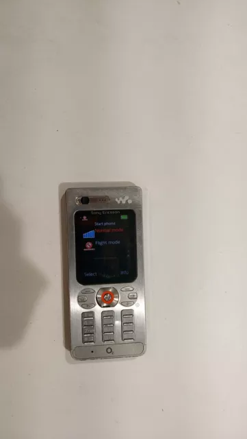 Sony Ericsson W880i 16MB ROM Gsm Unlocked Phone DISPLAY 1.80