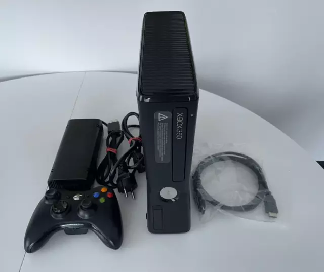 Microsoft Xbox 360 S 120GB Schwarz *RGH* *AURORA* + Controller + HDMI + Spiel