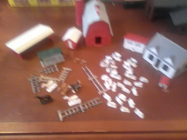 Ho Scale Train Buildings, Barn With Silo, House, Out Buildings And Animals