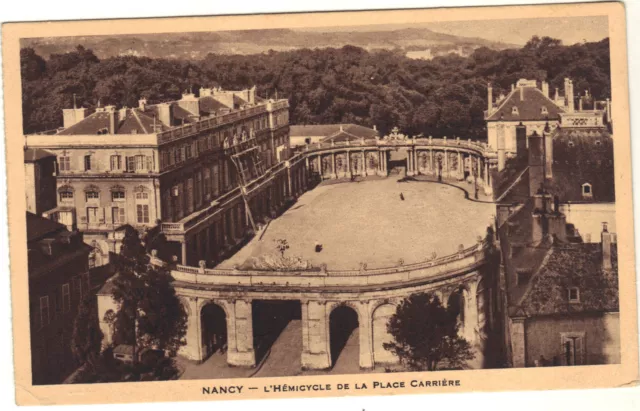 54 - cpa - NANCY - L'hémicycle de la place de la Carrière ( i 3259)