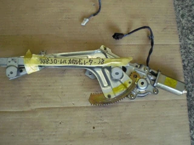 NISSAN Laurel 2000 GF-GC35 Rear Left Door Regulator [Used] [PA01105515]