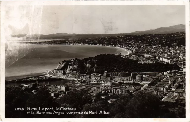 CPA Nice- Le Port, le Chateau & la Baie des Anges FRANCE (1043099)