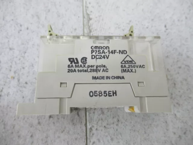 Omron G7SA-4A2B Relais 24VDC + Connexion Module Omron P7SA-14F-ND 2