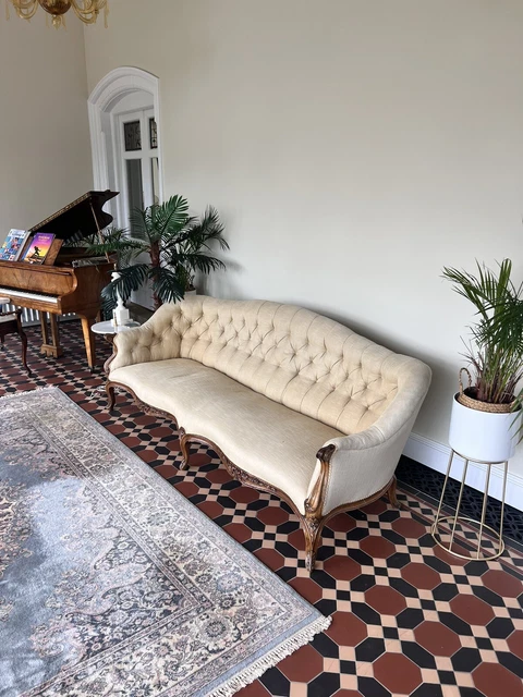 Antique Cream Gilt Sofa Victorian 2