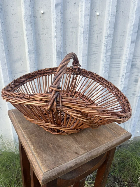 Panier à Couture Vintage En Osier Et Tissu - Ancien - Bon état à Nettoyer - Occasion