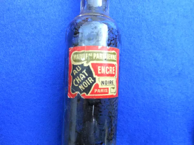 Ancienne petite bouteille d'encre " AU CHAT NOIR " Manufacture Parisienne