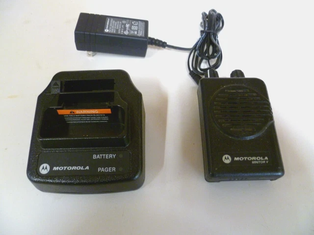 Motorola Minitor V 151-158.9 MHz VHF Stored Voice Fire EMS Pager & Charger