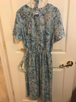 Vicki Wayne flower  DRESS { SZ. 10) with belt and pocket