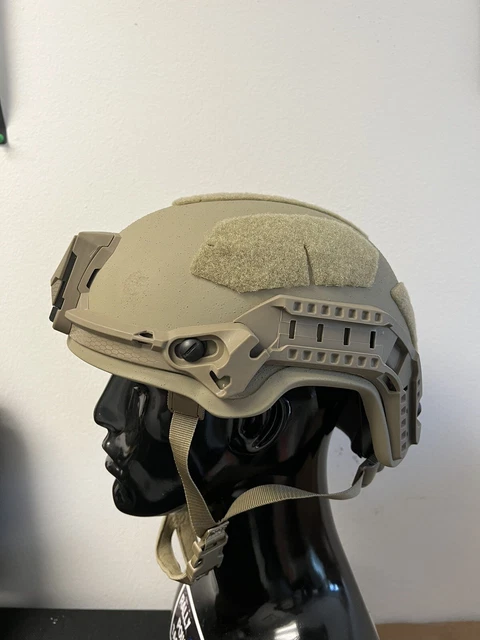 REVISION / GALVION Viper P2 Full Cut Combat Helmet w/ Mandible
