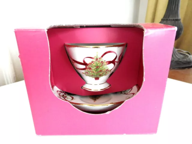 Royal Albert OLD COUNTRY ROSES CHRISTMAS Tea Cup & Saucer Set - NEW IN BOX!
