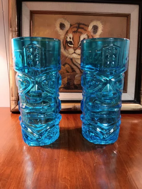 Beautiful Pair Of Tiki Glasses Cocktail Cups Glass Blue Teal Aqua 6.5"