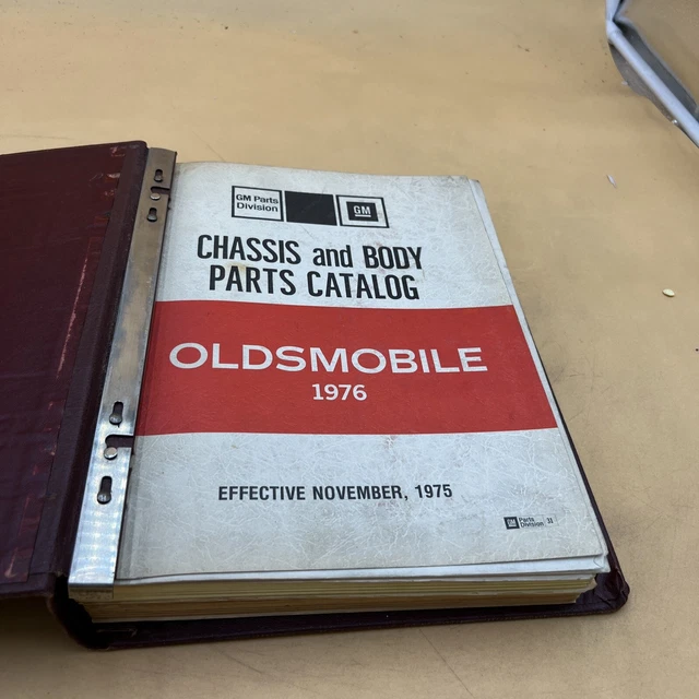 1976 GM OLDSMOBILE Chassis And Body Parts Catalog Manual Book £74.31