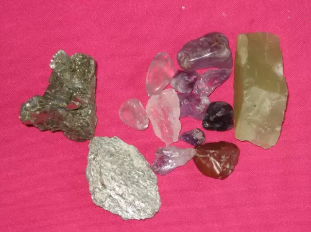 verschiedene Mineralien Rohsteine