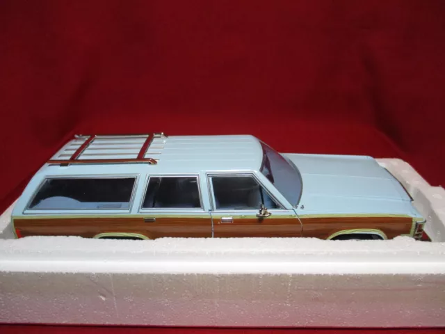 1:18 1979 Ford Ltd Country Squire Station Wagon Charlie's Angels TV Series Show 3