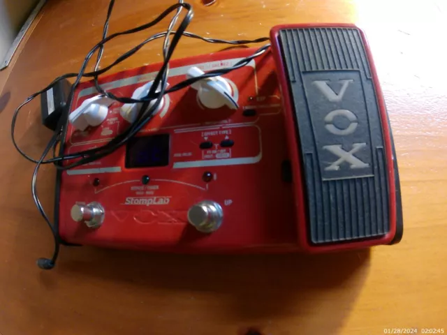 Vox SL2B StompLab 1B Multi-Effects Modeling Bass Guitar Pedal w/ Adapter