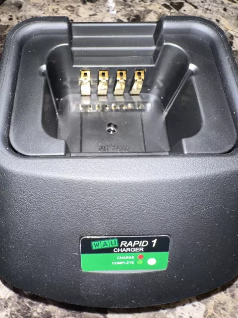 Tait TP8100 Radio CHARGER Charges T03-00011-AAAA Battery.