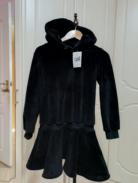 black hooded sweater dress age12-14 or size 6，high quality and warm and thick
