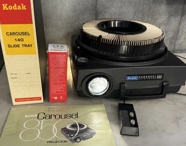 KODAK CAROUSEL 850 Auto Focus Slide Projector w/ Remote Bulb, 5” f2.8