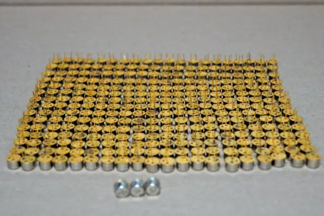 2n657 Motorola Transistors.Lot Of 300 Transistors $.50 Per Piece.Must Buy All