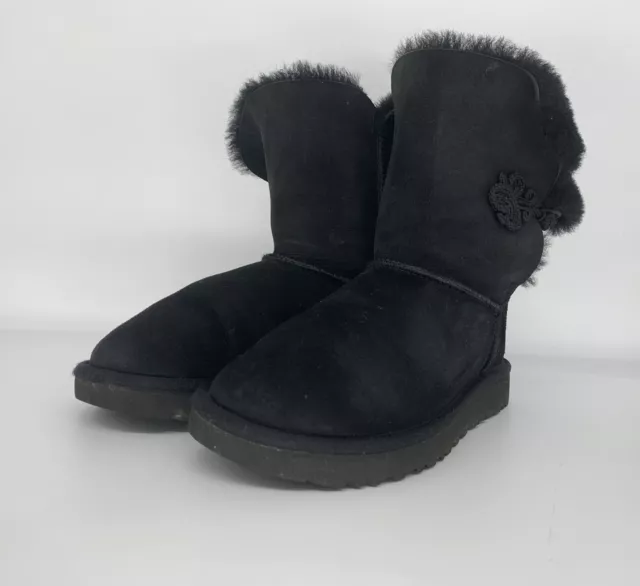 UGG Bailey Mariko Women's Suede Genuine Shearling Lined Winter Black Boot Size 6