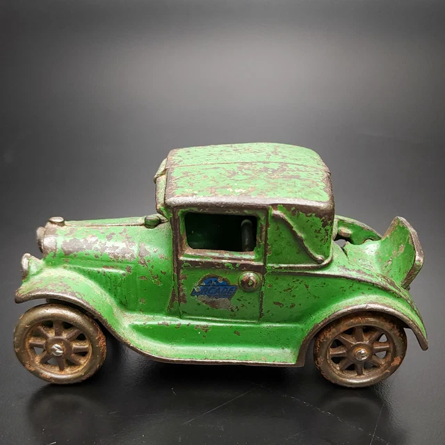 1920'S VINTAGE ARCADE Ford Model T Coupe Cast Iron Toy Car with Rumble