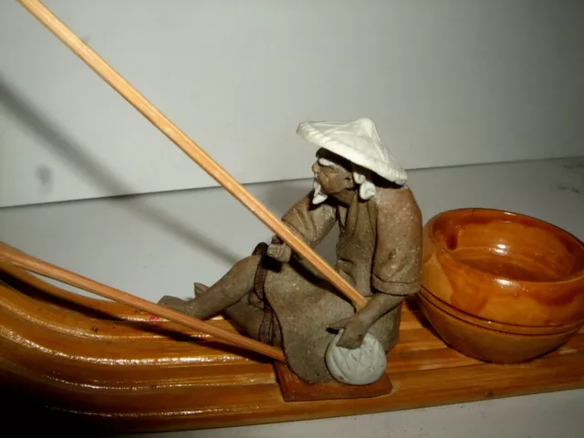 VINTAGE MINIATURE CLAY MUD MEN CHINESE MAN IN BOAT W/fishing pole & Pot 12x2in.d