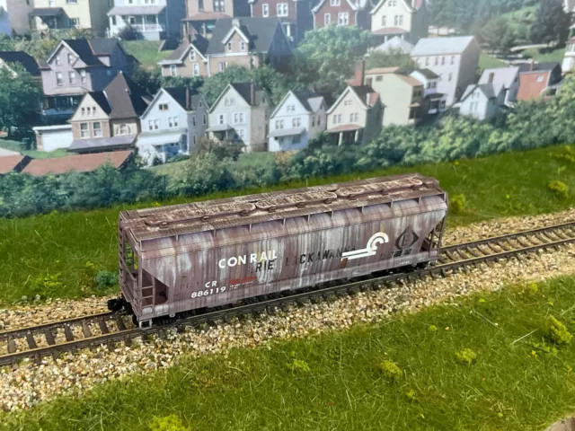 N-Scale Micro-Trains Conrail CR Ex-EL 3-Bay Covered Hopper #886119 Weathered