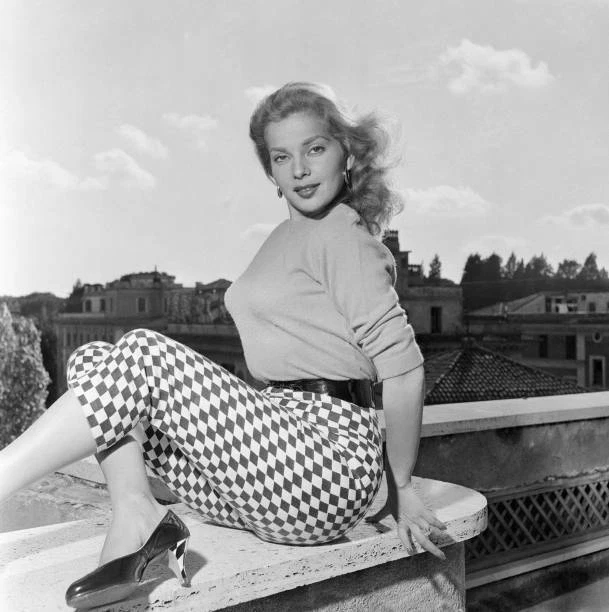 Abbe Lane American Singer And Actress In Rome 1950s OLD PHOTO 5