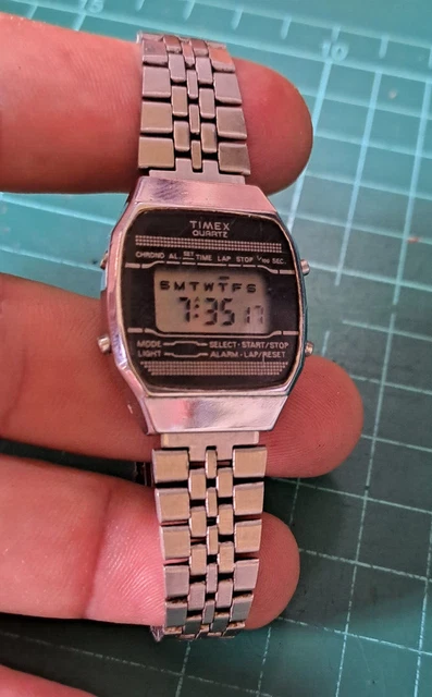RARE VINTAGE (1980) Timex Quartz K-cell Watch LCD Chronograph
