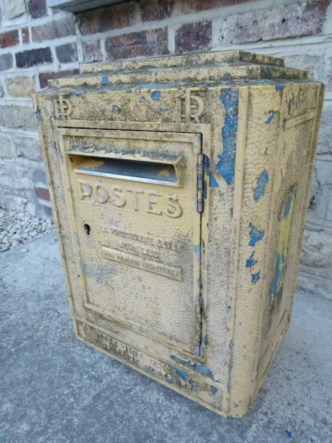Grande boîte aux lettres de la poste, appelée Balmod 1/43 - Copirail