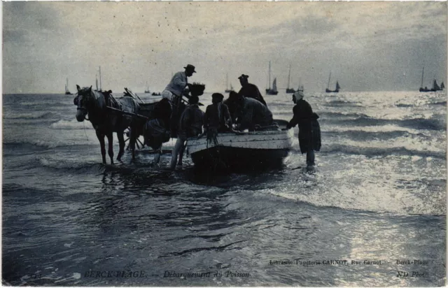 CPA Berck-Plage Debarquement du POisson (1274430)