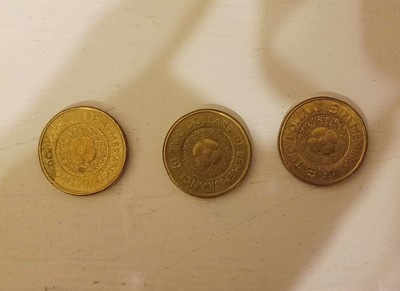 ERROR: AUSTRALIAN TWO DOLLAR $2 COIN - 2012 - REMEMBRANCE DAY GOLD