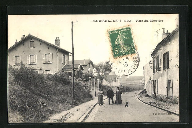 CPA Moisselles, Rue du Moutier, vue de la rue 1913