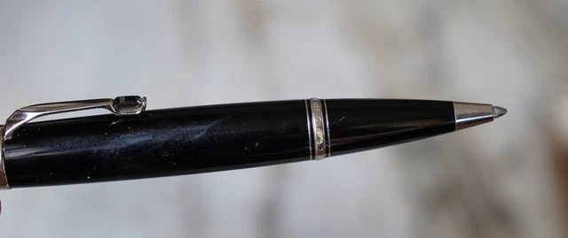 Stylo Bille Parker Duofold En Résine Noire Avec Finition Platinum – D'occasion Mais Classe