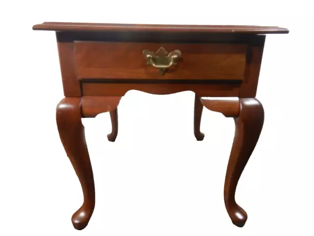 Broyhill Cherry End Table lamp Stand Lenoir House Queen Anne Cabriole leg 3220-2